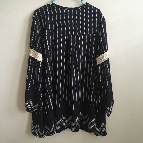 Boutique Dress - Picture 4 of 4